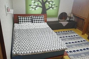 Starjjang Guesthouse Csedzsu