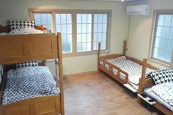 Starjjang Guesthouse Csedzsu